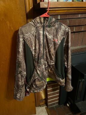 Under Armour Women’s Camo Hoodie Large UA Scent Control Hunting